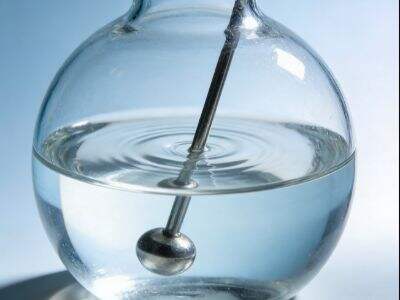 NMP Solvent: Industrial Cleaning & Electronic Manufacturing Uses