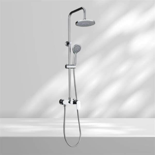 Erreichen Sie das perfekte Gleichgewicht zwischen heißen und kalten Wasser mit einem thermostatischen Bad-Duschkopf-Mischer.
