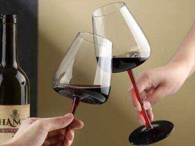 Choosing the Right Glass for Your Wine: A Simple Guide