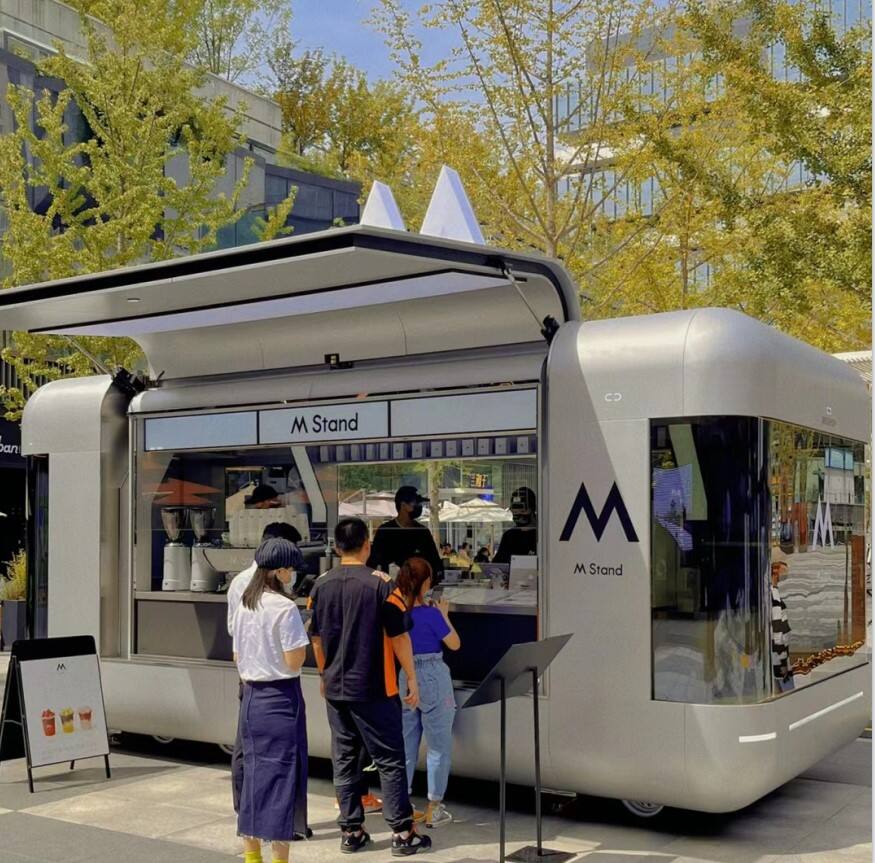 Neuer kleiner mobiler Streetfood-Wagen, Bäckerei-Süßigkeitenwagen, Grill-/Hamburger-/Hot-Dog-Imbisswagen für den Restaurantgebrauch, hergestellt aus Wasserfabrik