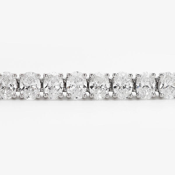 Skin lysere med et laboratorieudvokset diamant tennisarmbånd