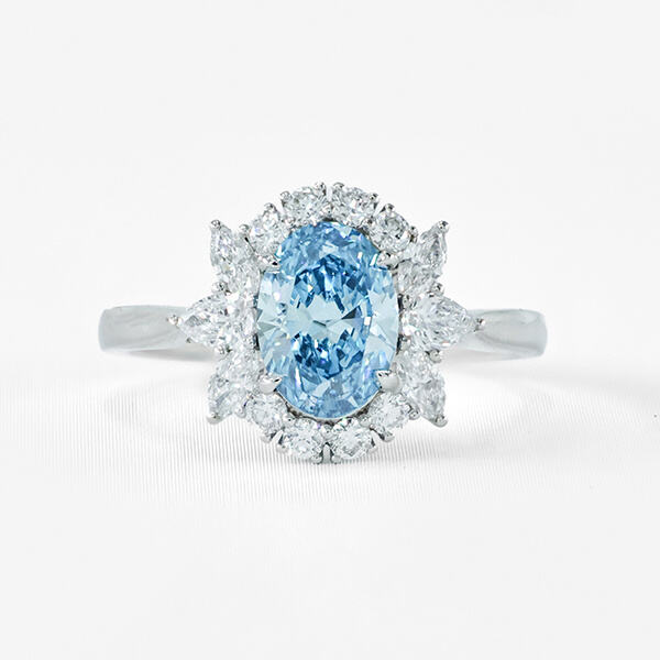 Experimente o brilhantismo de um Anel de Diamante Azul Criado em Laboratório, sem culpa.