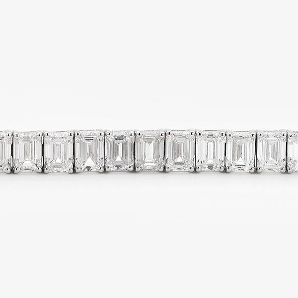 Discover The Timeless Beauty Of Lab Grown Diamond Tennis Bracelet.