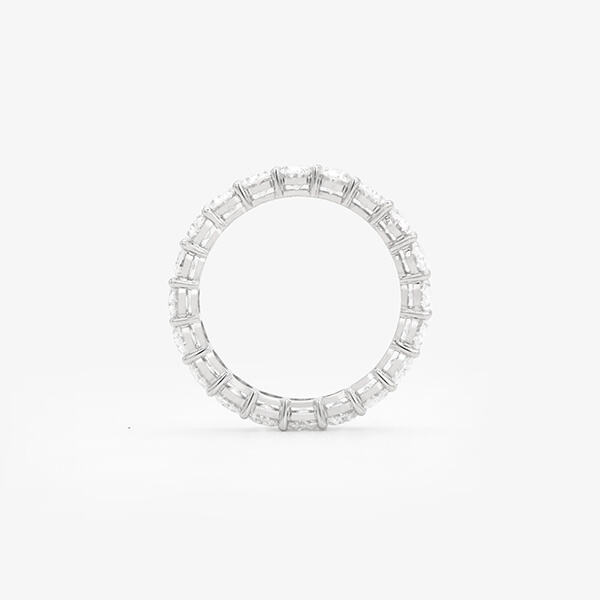 Pampeie-se ou a alguém que você ama com o máximo em brilho com um anel de eternidade de diamante de laboratório