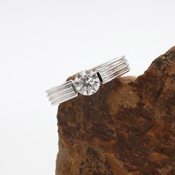Escolha uma Aliança de Casamento de Diamante Laboratorial para o Seu Casamento Ecológico.