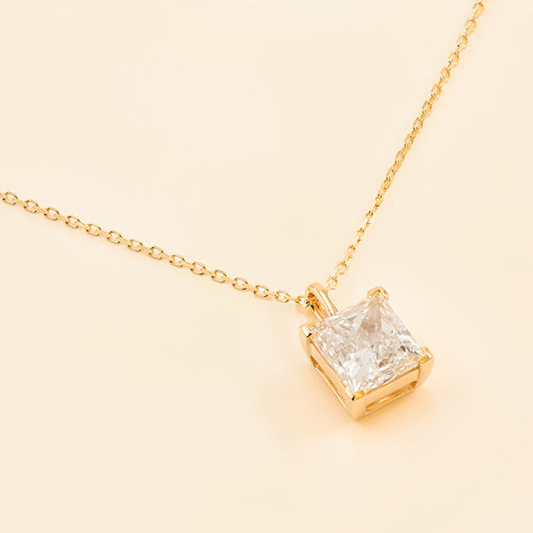 High-quality lab-grown diamond solitaire necklaces at wholesale prices