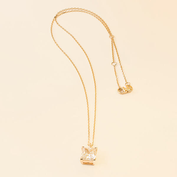 Sustainable and ethical lab-grown diamond solitaire necklaces for wholesale purchase