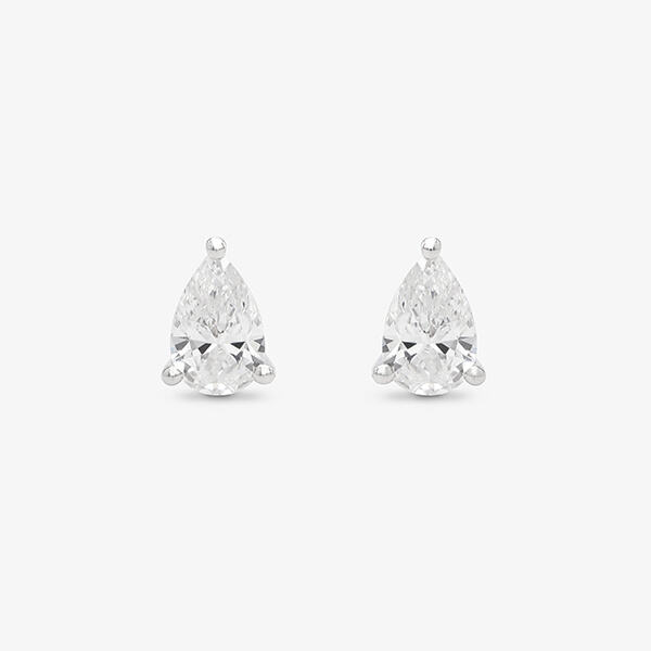 Não há nada de falso na beleza dos brincos de diamante sintético.