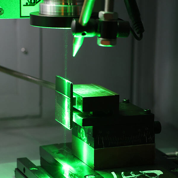 Fast and efficient diamond cutting with Laser Cutter