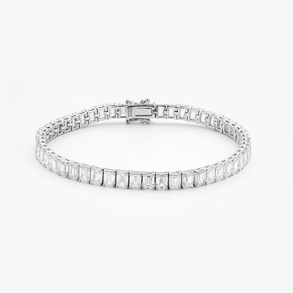 Opdag den evige skønhed i tennisarmbåndet med laboratorieudvokset diamant.