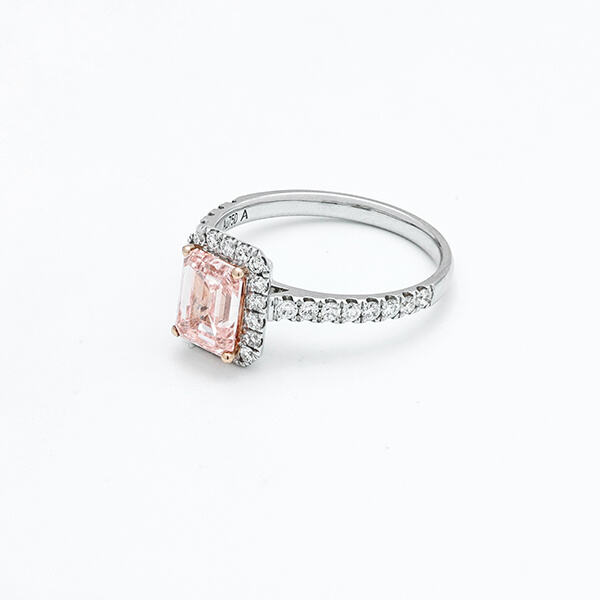 Simbolize seu amor com um único anel de diamante rosa cultivado em laboratório