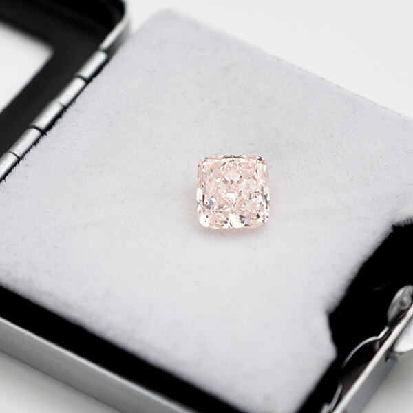 Dazzle your customers with stunning lab-made diamond jewelry