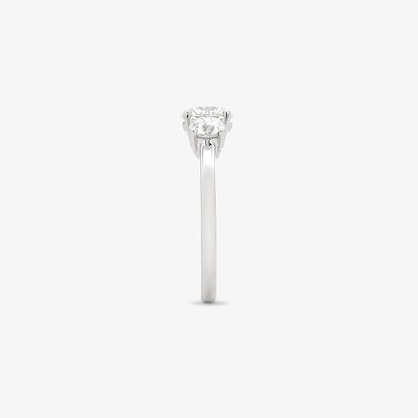 Explorați puterea inelurilor cu 3 pietre de diamant cultivat în laborator