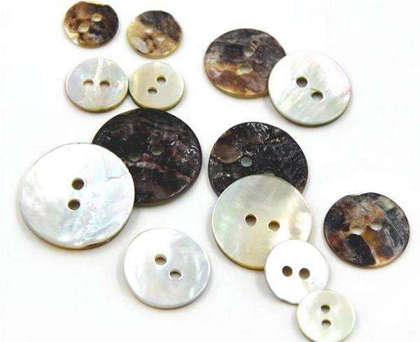 agoya shell button