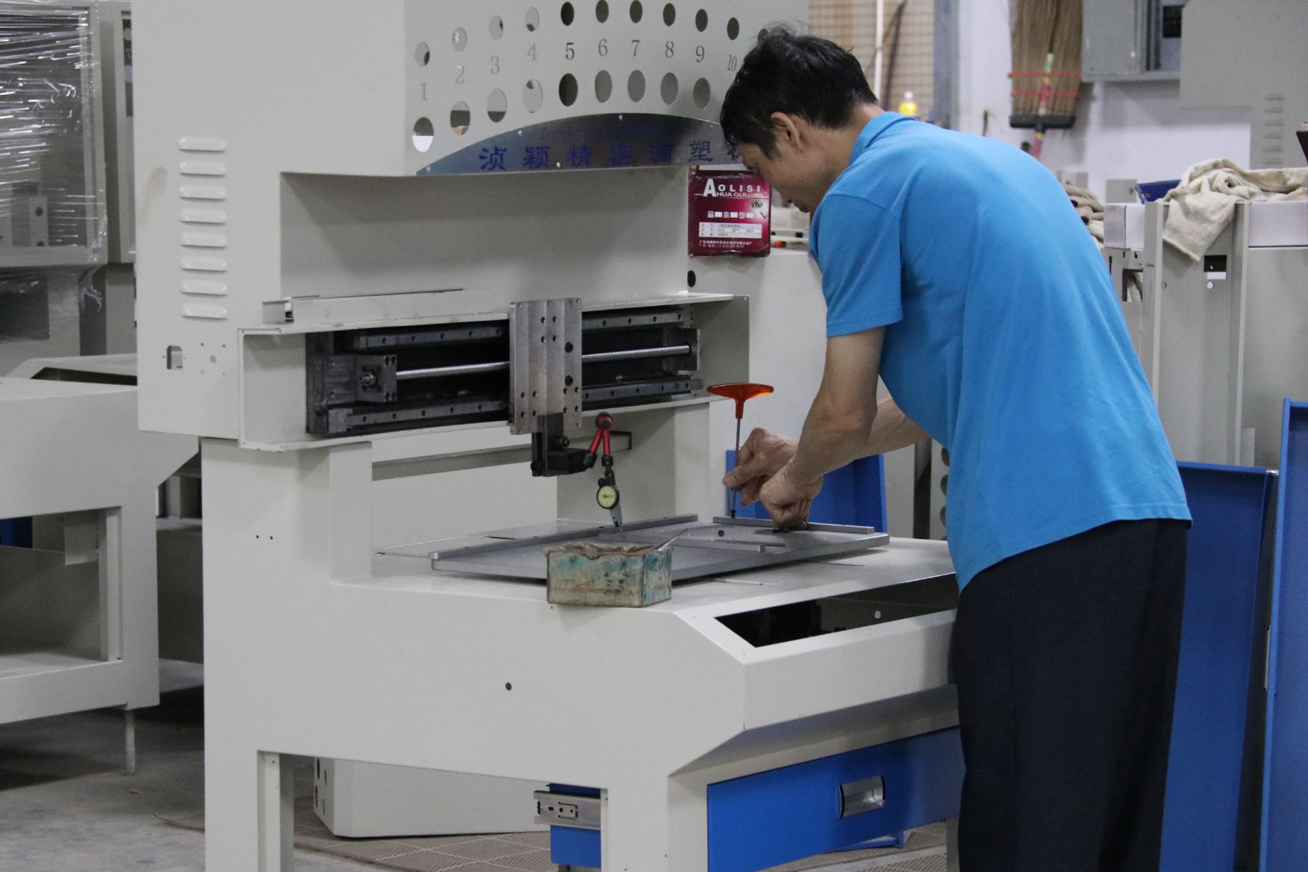 Silicone Label Machine: An Efficient, Precise And Multifunctional Dispensing Machine