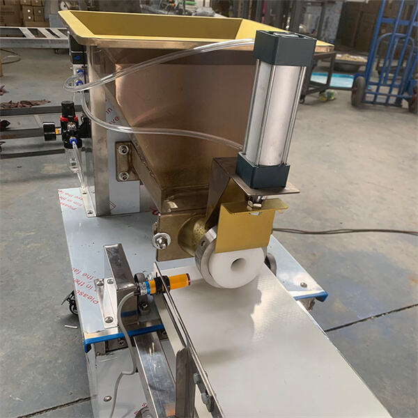 Забудьте про брудність при приготуванні момо завдяки зручності ручної машини для момо.