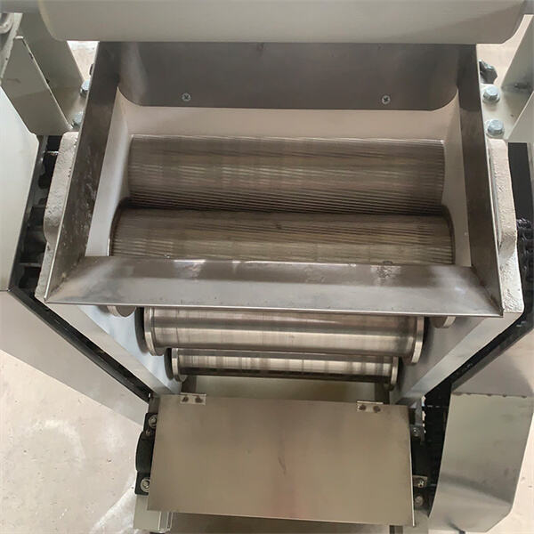 Enjoy hot and freshly made rotis with the touch of a button.