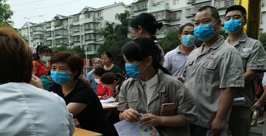 Sichuan Huayu Vehicle leaf Spring Co., Ltd. actively fulfill social responsibilities organize employees to donate blood and carry out free health check-ups