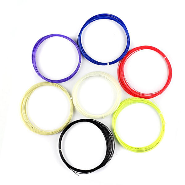 Atteignez une performance optimale et une projection sonore avec nos cordages avancés pour raquettes de badminton