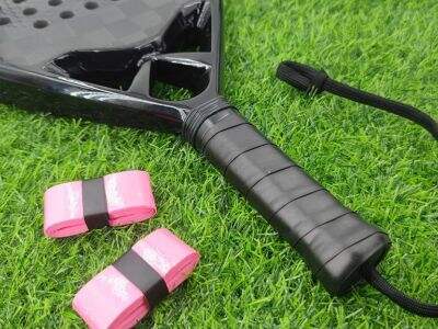 เหตุใดจึงควรให้ความสำคัญกับความทนทานเมื่อขายที่หุ้มไม้เทนนิสแบบล็อตใหญ่ในระดับส่งออก