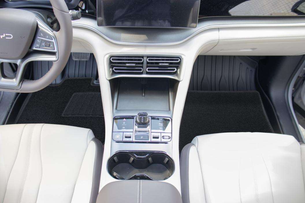 Повысьте стоимость при перепродаже с помощью ковриков BYD Tang