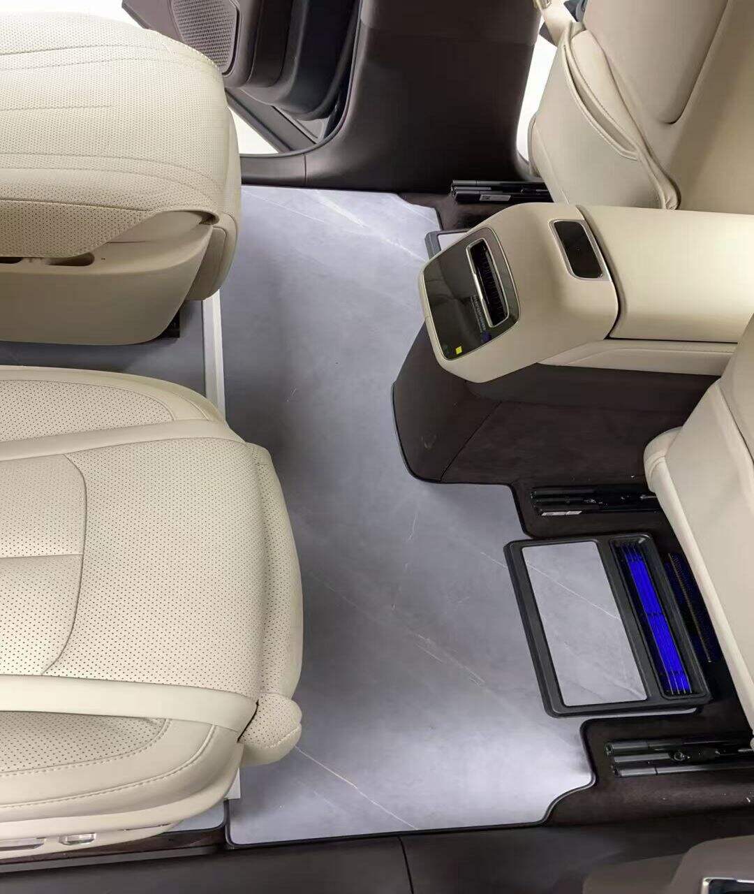 Upplev oöverträffad pålitlighet och prestanda med Denza N9 golv i aluminiumlegering