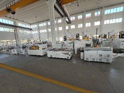 အင်ဒိုနီးရှားတွင် မိနစ်ခုလျှင် 7 မီတာထိ ပြင်ဆင်နိုင်သည့် အမြင့်ဆုံး 3 ခုဖြစ်သည့် အလျင်မြင်တဲ့ အထက်ပိုင်းထုတ်လုပ်ရေးကိရိယာတော်တော်များ၏ ထုတ်လုပ်ရေးသူများ