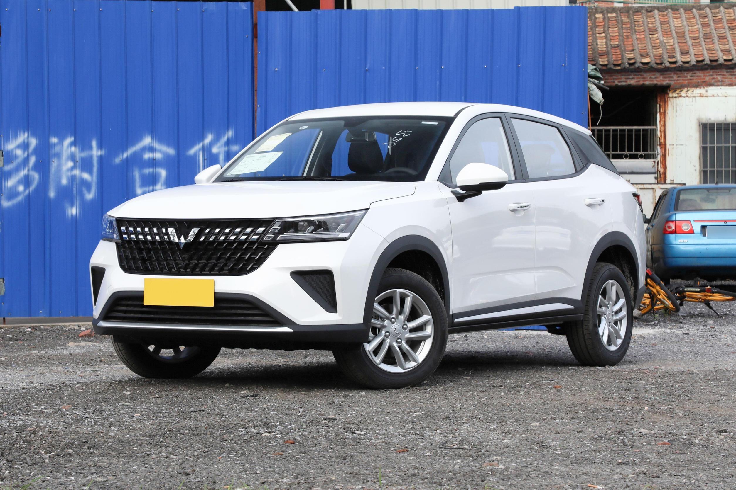 ขายส่งราคาถูก Made In China รถเบนซินรถยนต์ขนาดเล็ก 2023 รุ่น 5 ประตู 5 ที่นั่ง SUV CVT Wuling Xingchi ผลิต