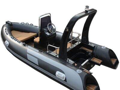 高速RIBパフォーマンスにおける船舶建築