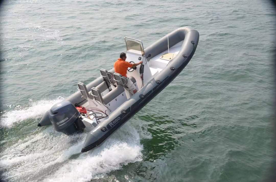 CE Rigid Fiberglass Hull 13ft RIB 390 Boat Hypalon/PVC Inflatable RIB Boat for fishing with yamaha engine manufacture