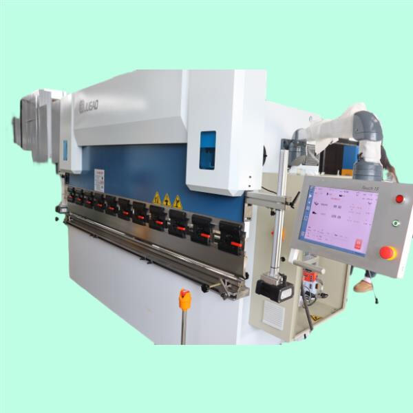 Von Metallbearbeitung bis zur Fertigung ist die kleine hydraulische Pressbremse ideal für verschiedene Biegeaufgaben.