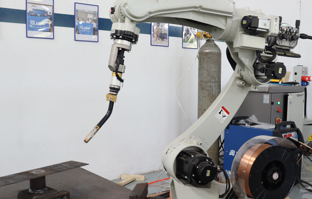 सही वेल्डिंग रोबोट का चयन करना वेल्डिंग की गुणवत्ता और उत्पादन क्षमता दोनों को दोगुना कर सकता है!