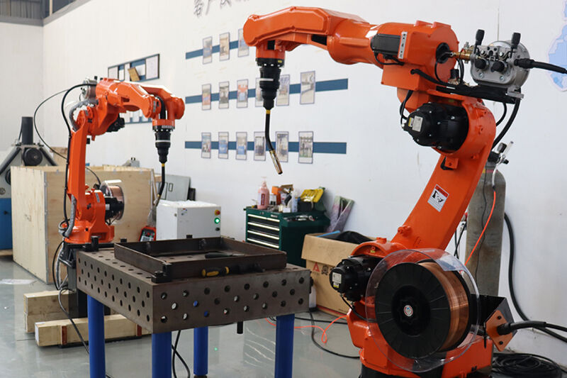 What are the main components of a welding robot?