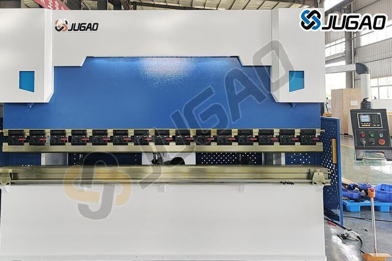 ما العوامل التي يجب مراعاتها عند اختيار آلة ثني الالتواء؟