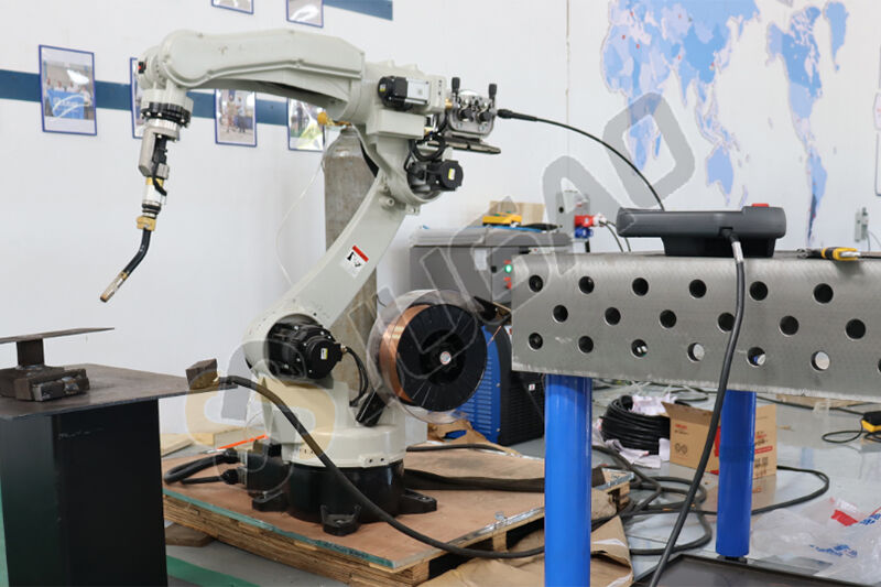 What are some common problems encountered when using welding robots?