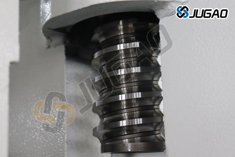 Jak odstranit potíže se synchronizací u elektrohydraulické lisy na ohýbání?