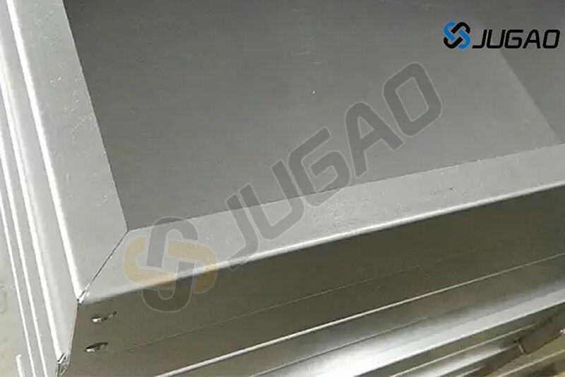 Běžné problémy a jejich řešení při ohýbání plechů