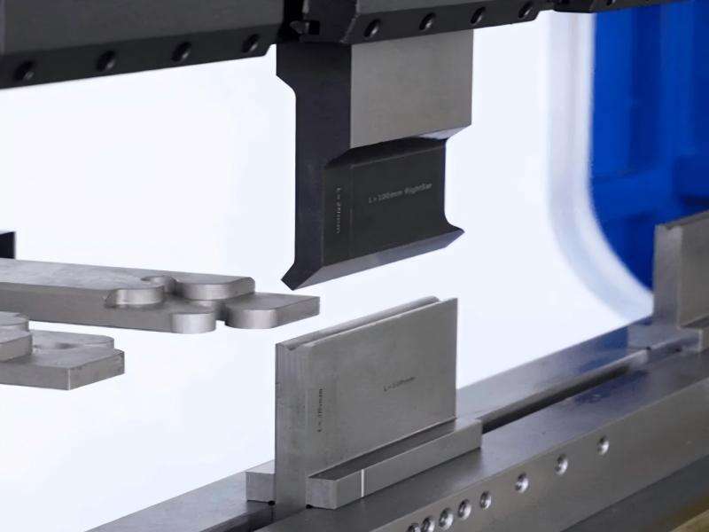 Reasons for Uneven Bending Depth in Press Brakes