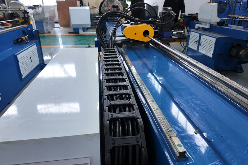 पाइप बेंडिंग मशीनों की उत्पादन दक्षता को बनाए रखना दैनिक उत्पादन के लिए क्यों महत्वपूर्ण है?