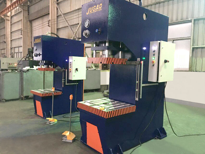 لماذا يهم عمق فجوة الإطار الجانبي في عمليات الثني المعقدة بدقة عالية