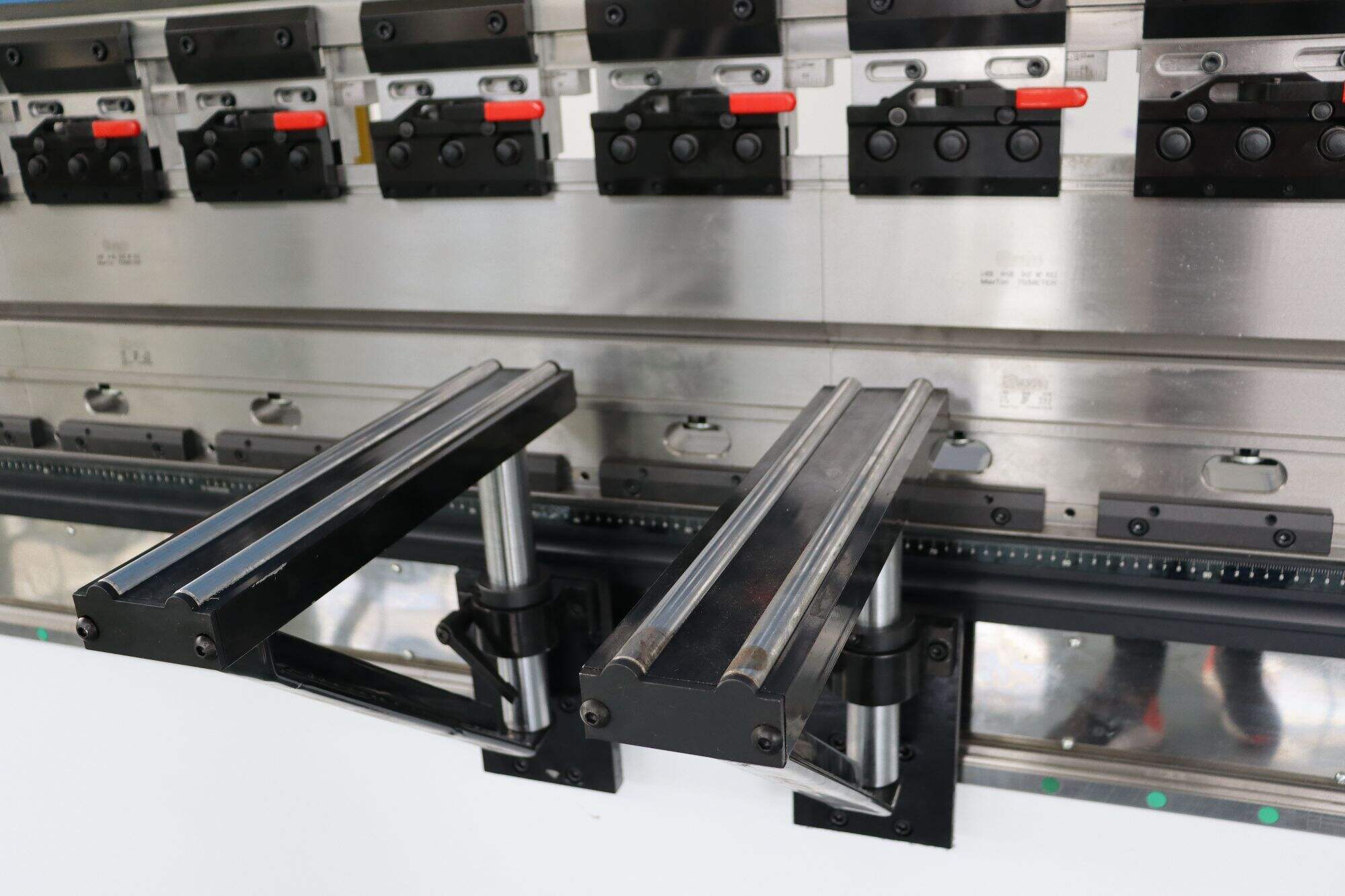 CNC Hydraulic Press Brakes With Delem DA-66T Controller
