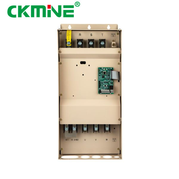 Maximizing energy efficiency with off grid hybrid solar inverters