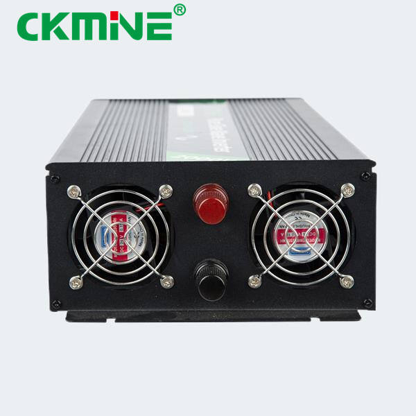 حوّل سيارتك إلى مركز طاقة باستخدام محول 12V