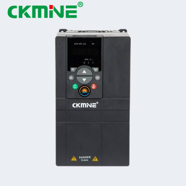 How a 3 phase hybrid inverter combines solar and battery power