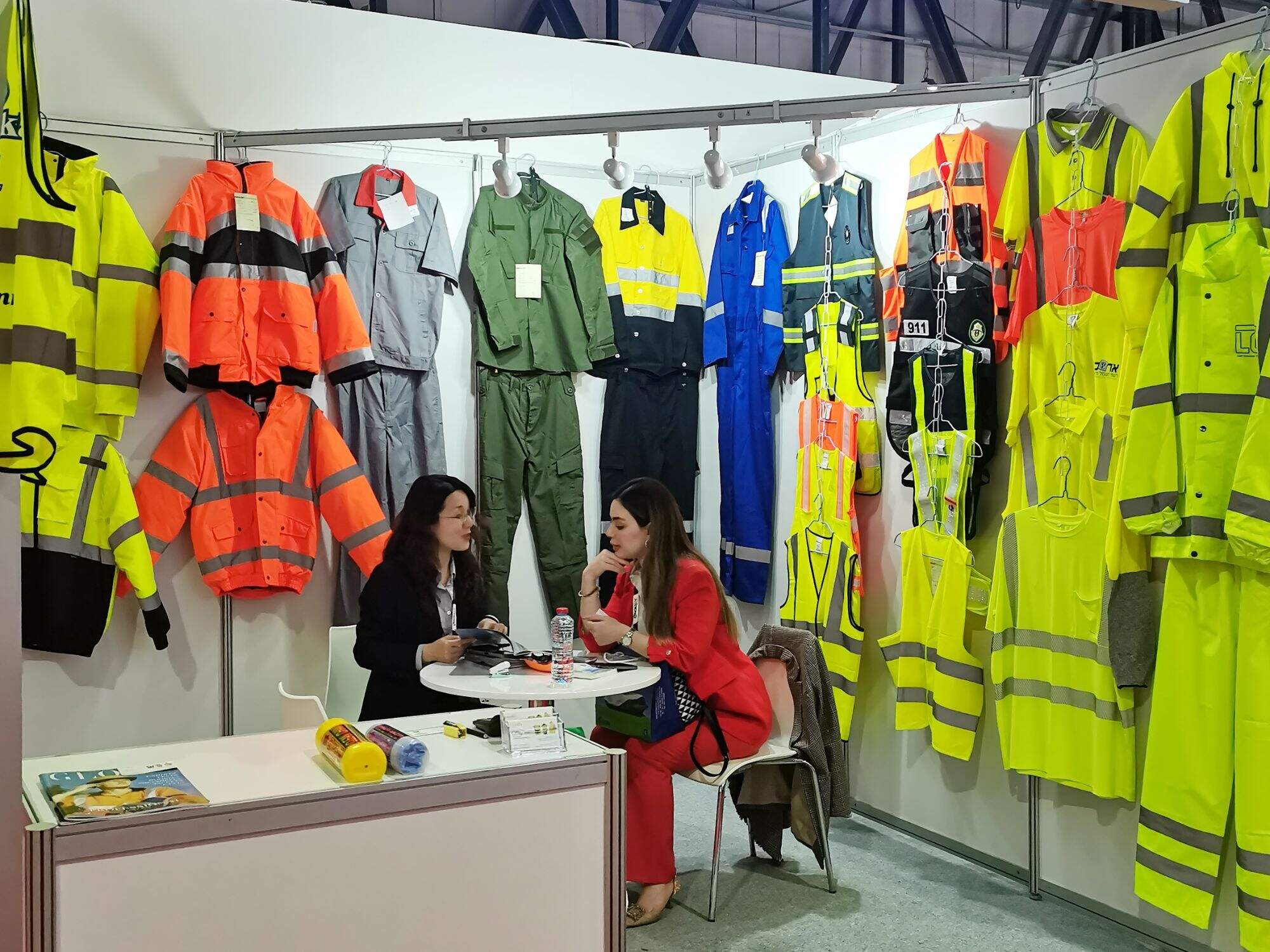 Innovative Solutions for Nighttime Safety: Glory Garment's Reflective Gear in the Spotlight