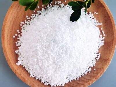 Kalcio chloridas: kaip jis veikia kaip ledų tirpiklis ir kaip jį saugoti