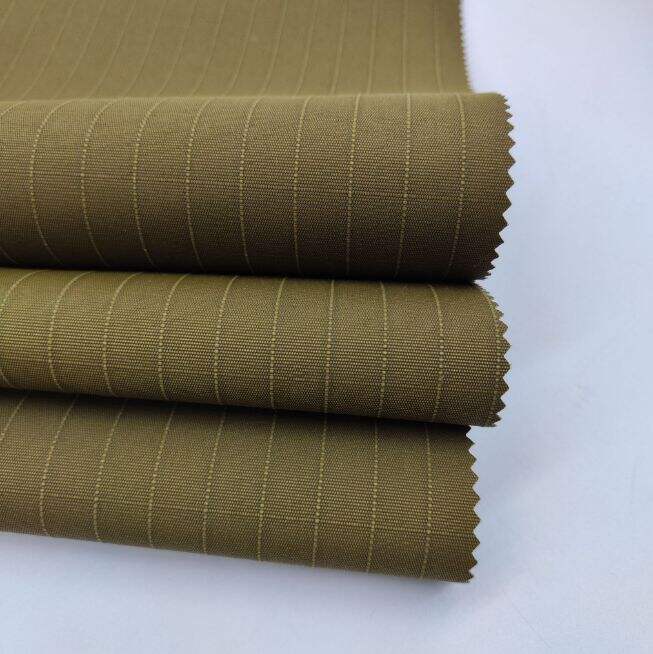 Breaking Down the Unique Properties of Polyester Oxford Fabric