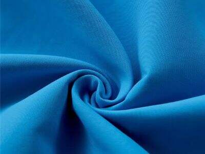 Waterproof or Lightweight? Choosing Between Nylon and Polyester Oxford Fabric