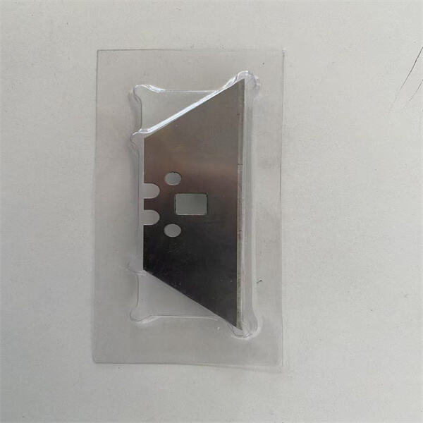 Fast and efficient cleaning made easy with a razor blade scraper
