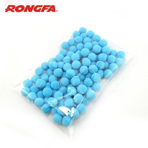 Verwendung von blauen Pompons